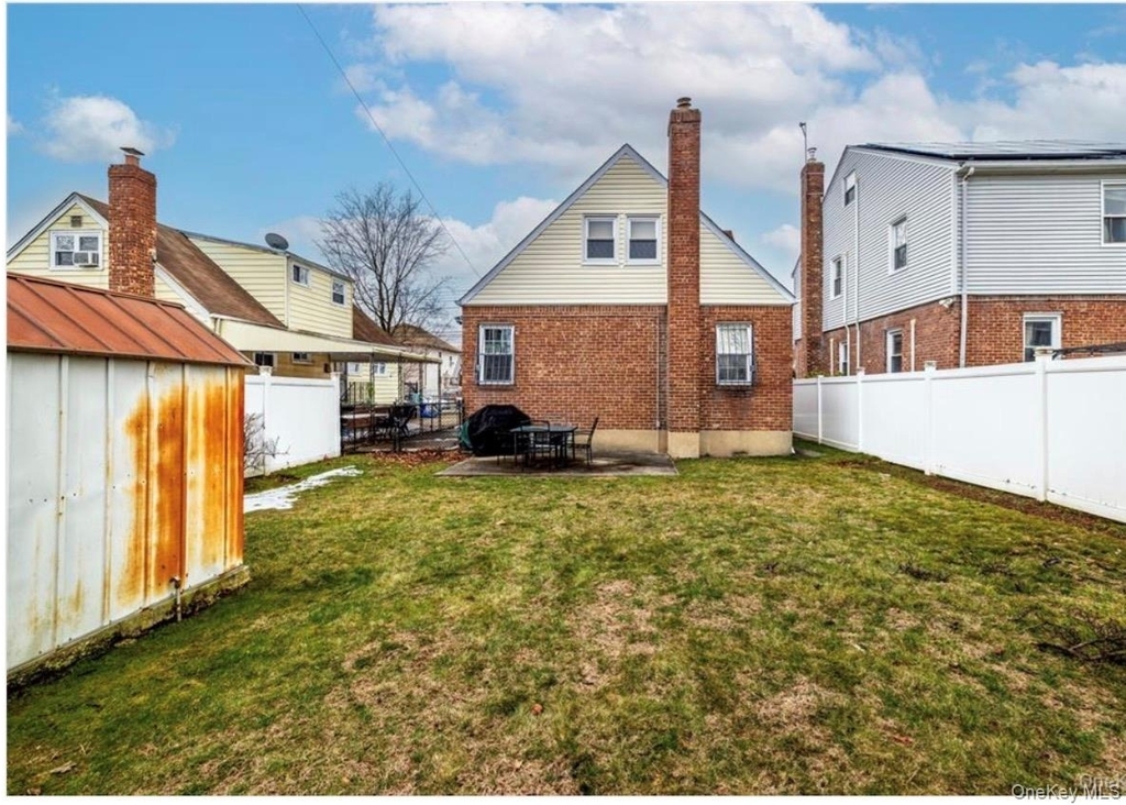 11515 141st Street - Photo 2