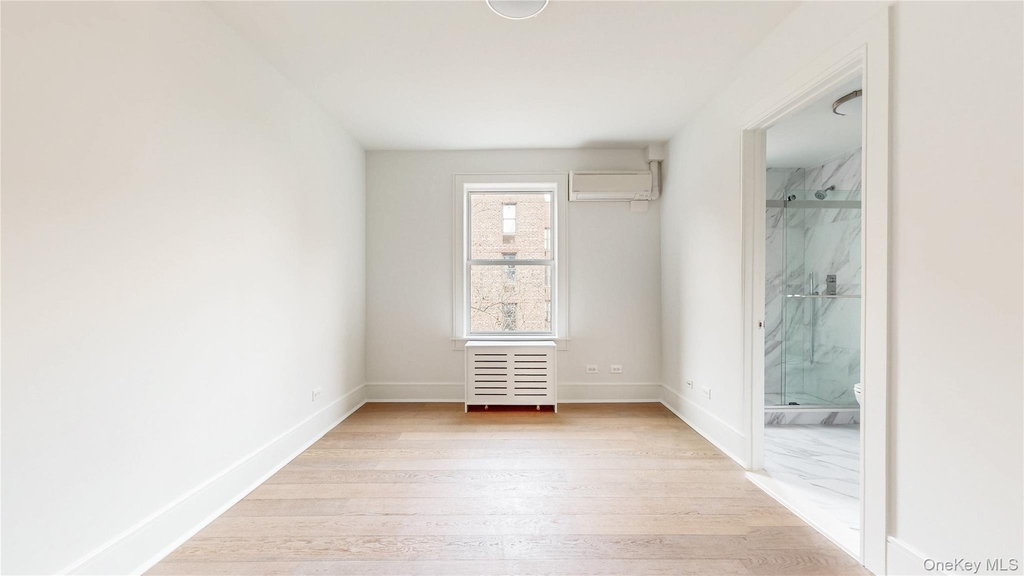 148-09 Northern Boulevard - Photo 11
