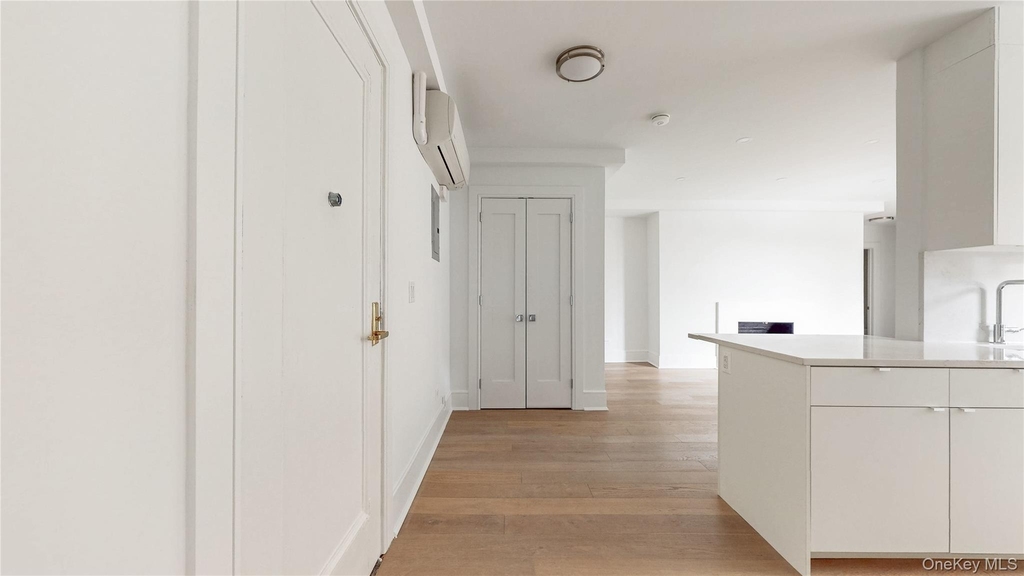 148-09 Northern Boulevard - Photo 5