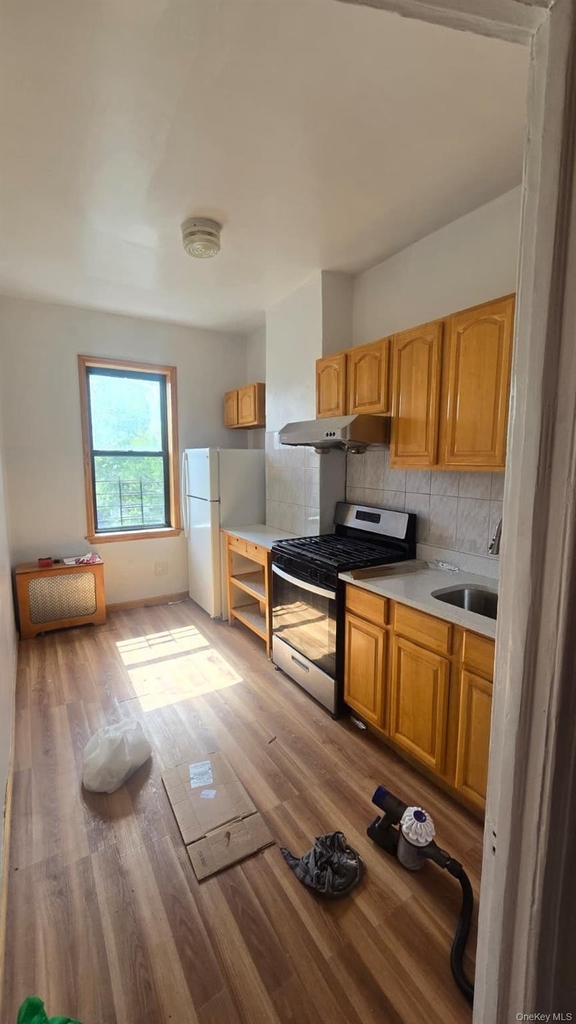8812 86th Street - Photo 7