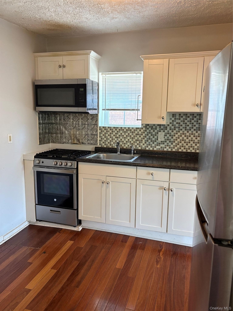 500 Main St - Photo 1