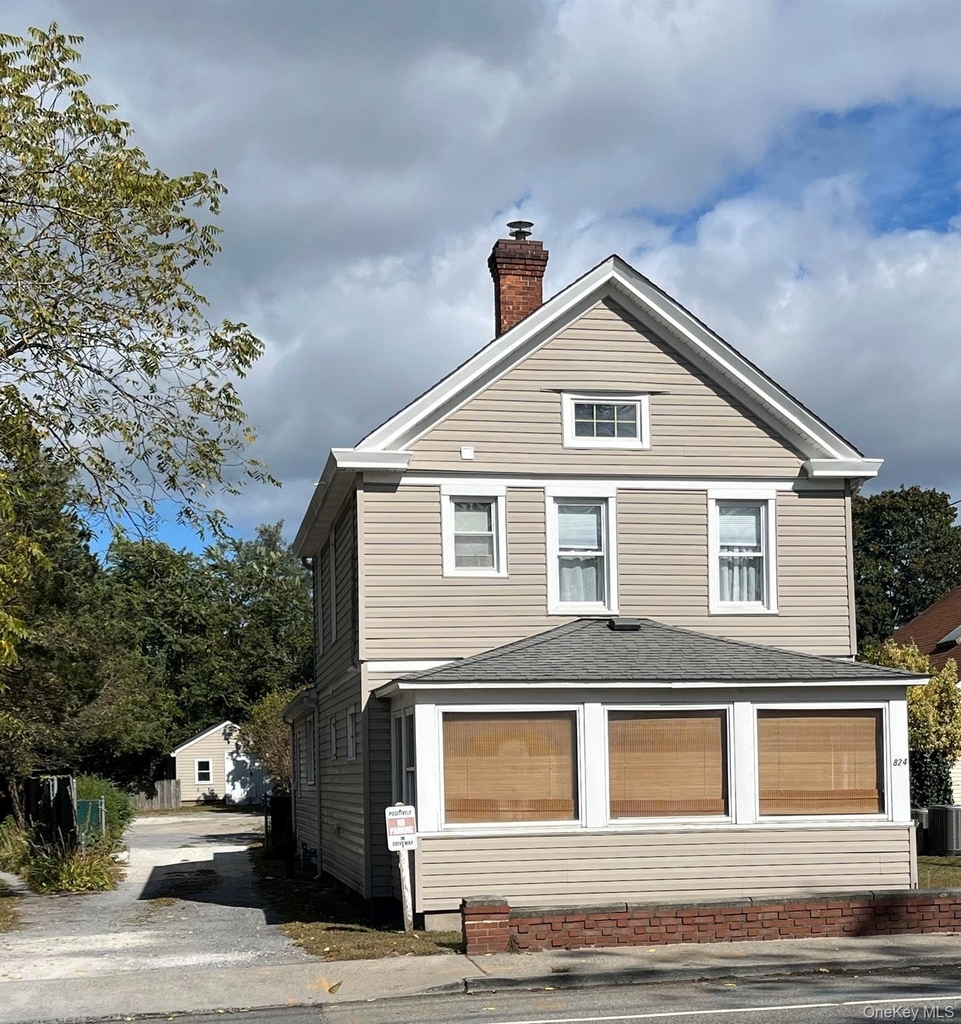824 W Main Street - Photo 0