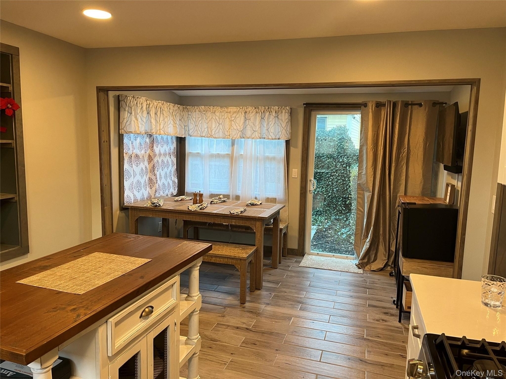 824 W Main Street - Photo 9