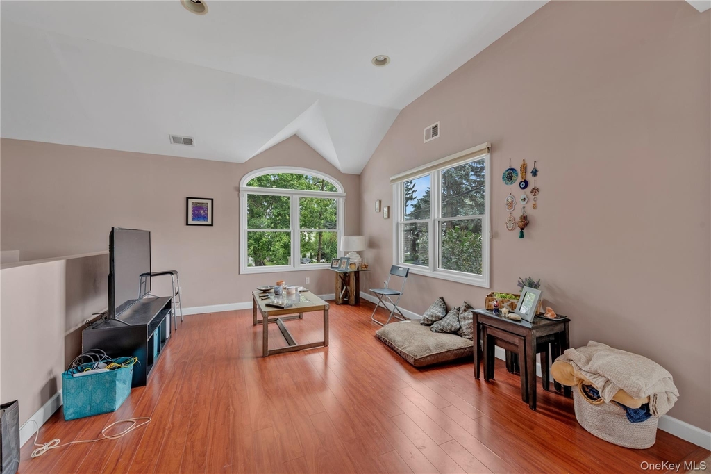 11 Nesaquake Avenue - Photo 3