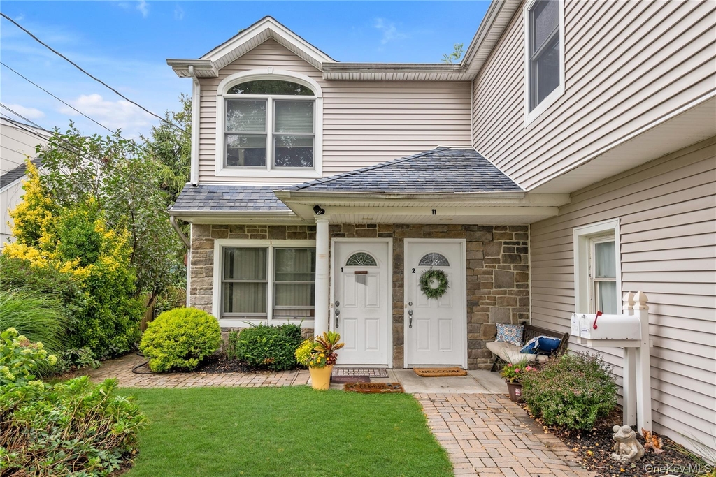 11 Nesaquake Avenue - Photo 1