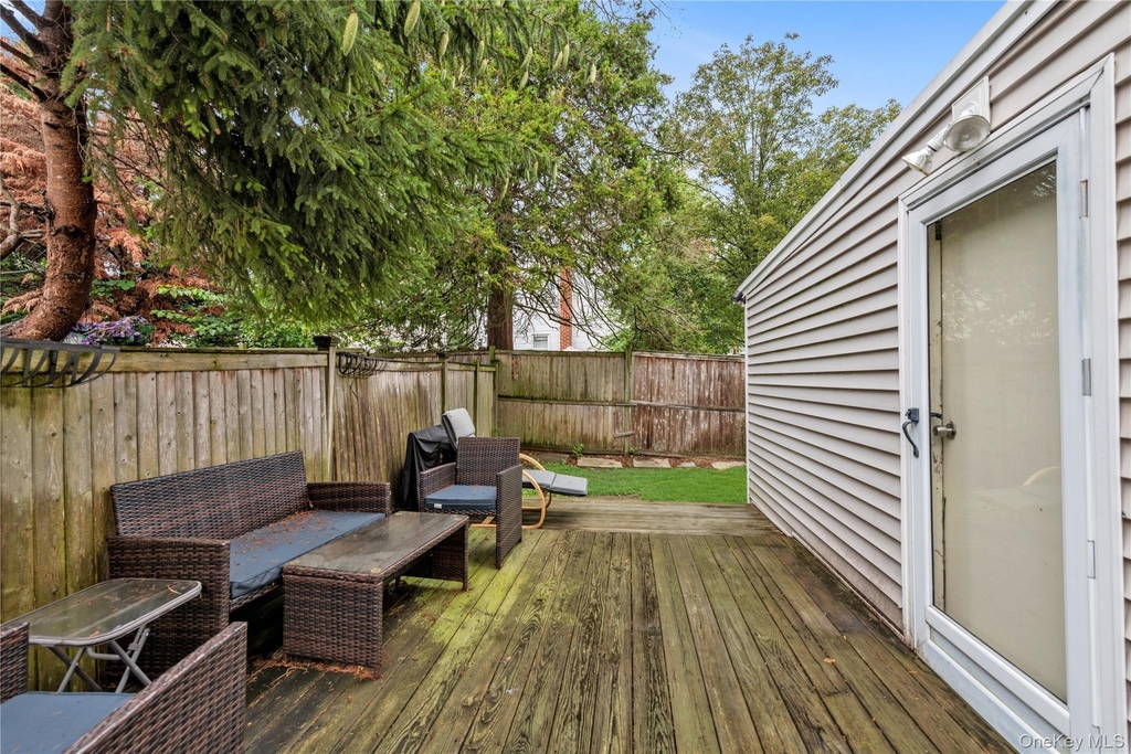 11 Nesaquake Avenue - Photo 12