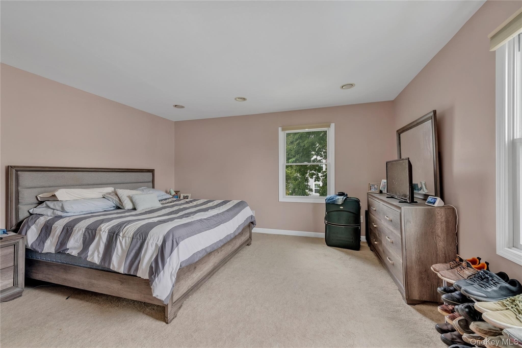 11 Nesaquake Avenue - Photo 5
