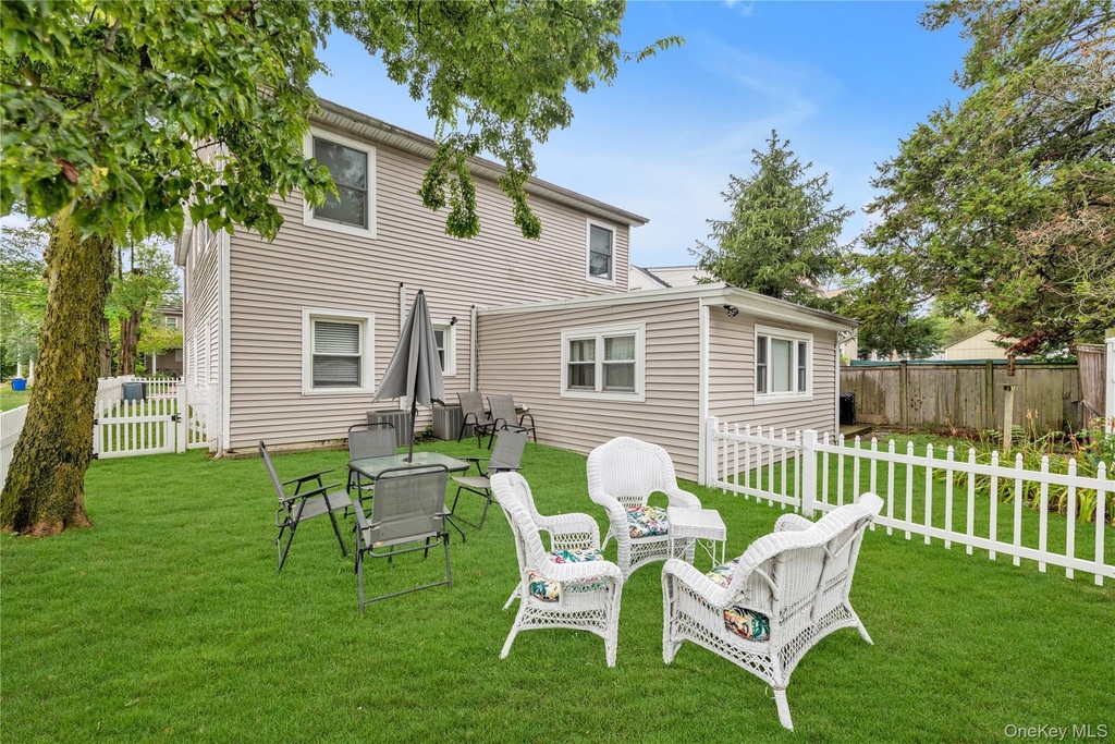 11 Nesaquake Avenue - Photo 9