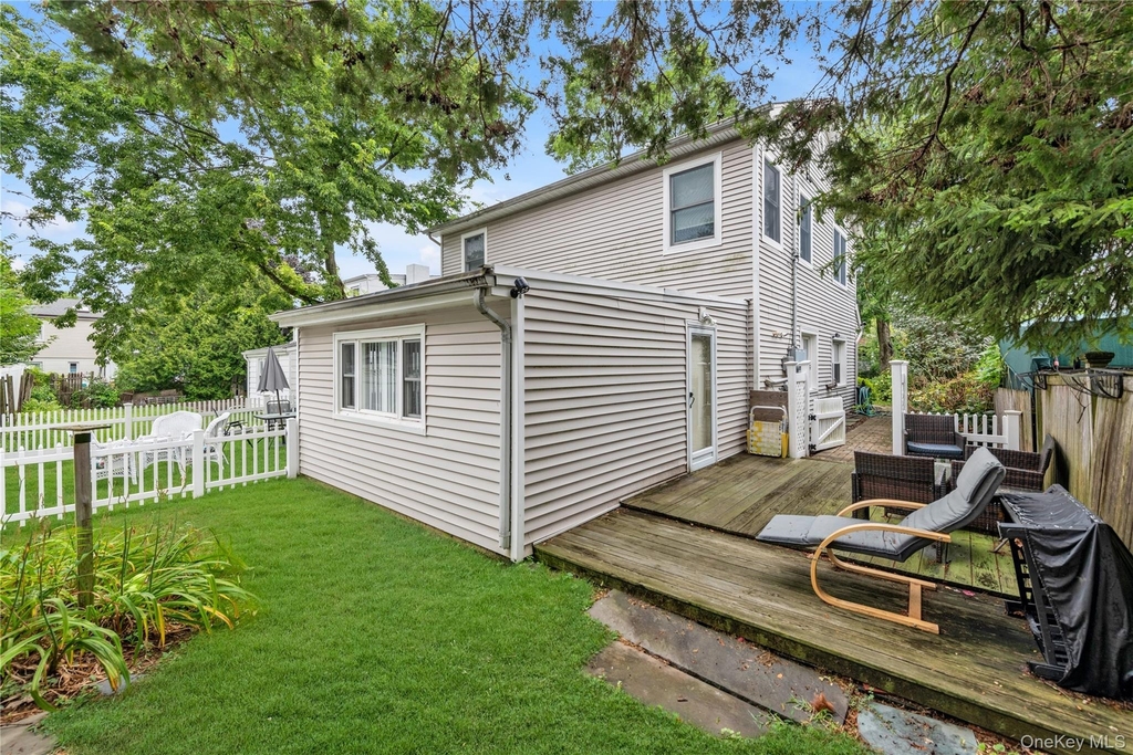 11 Nesaquake Avenue - Photo 11