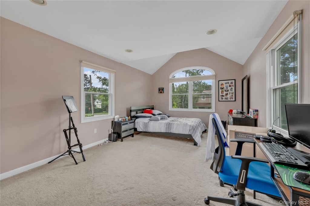 11 Nesaquake Avenue - Photo 6
