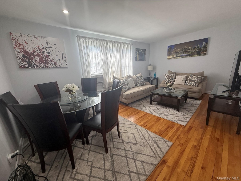 42 Winchester Avenue - Photo 0