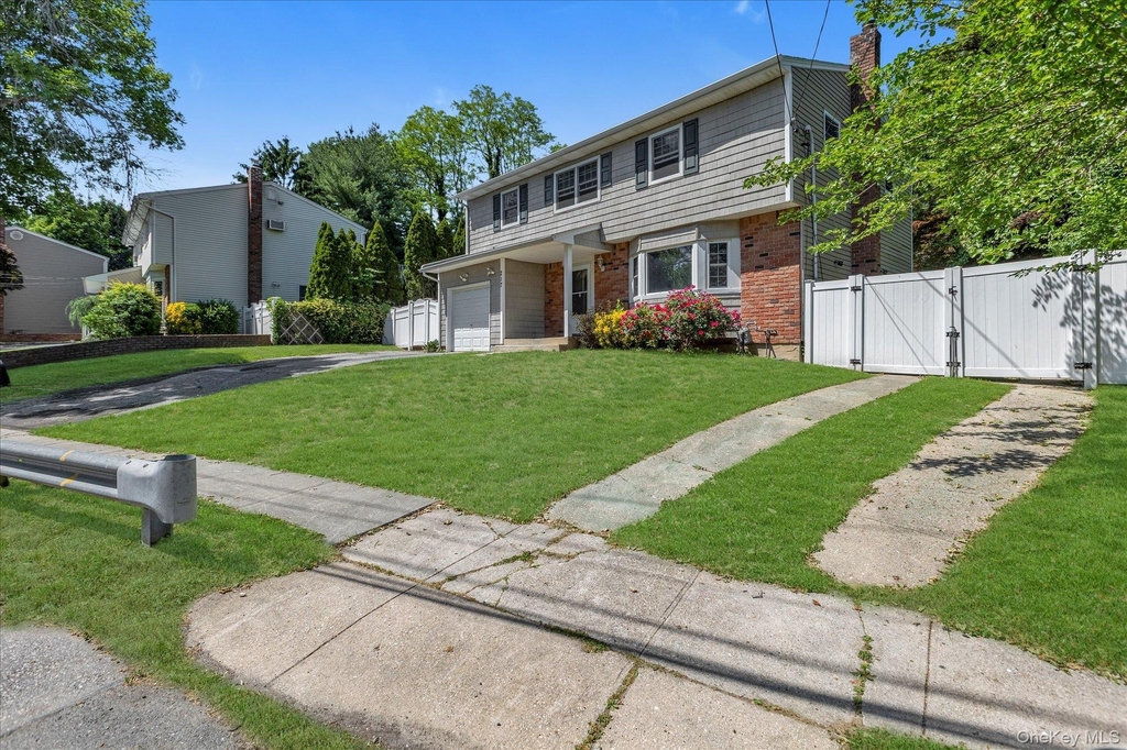 217 Bellerose Avenue - Photo 23