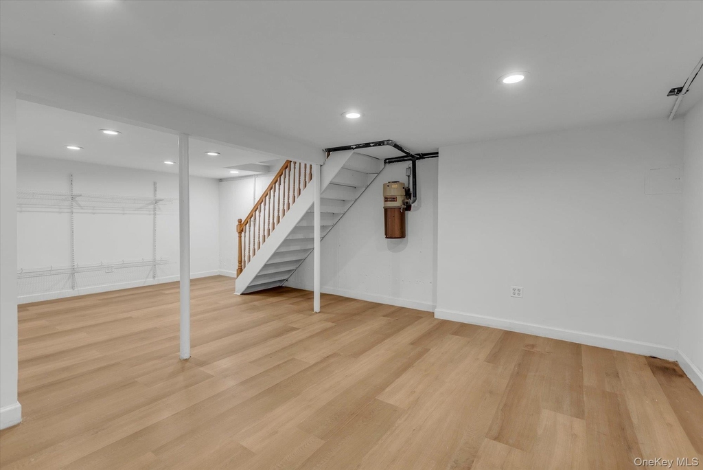 217 Bellerose Avenue - Photo 17