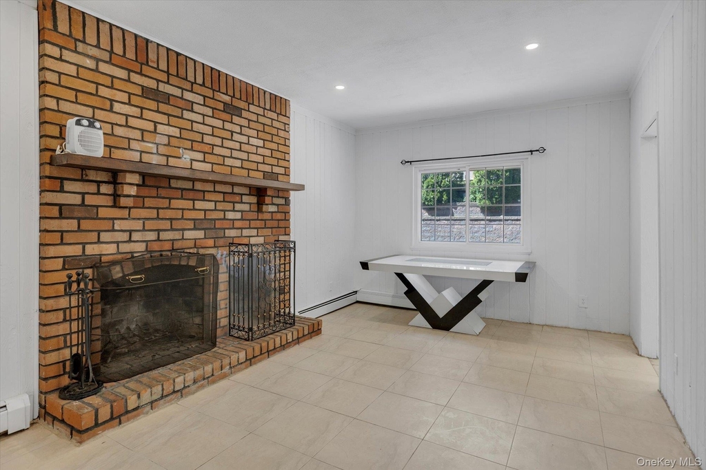 217 Bellerose Avenue - Photo 8