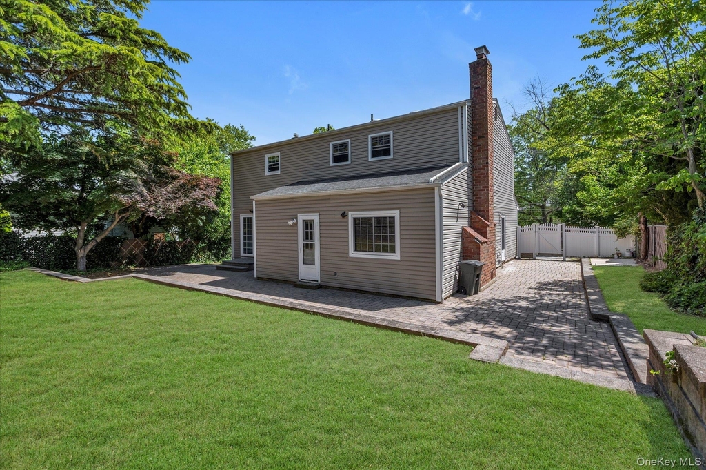 217 Bellerose Avenue - Photo 21