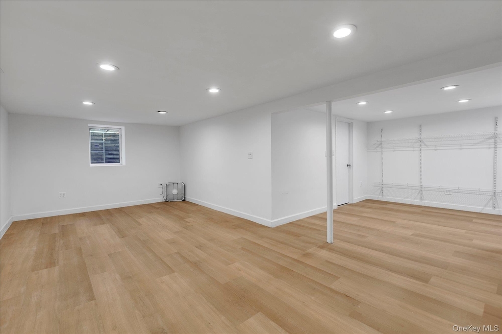 217 Bellerose Avenue - Photo 18