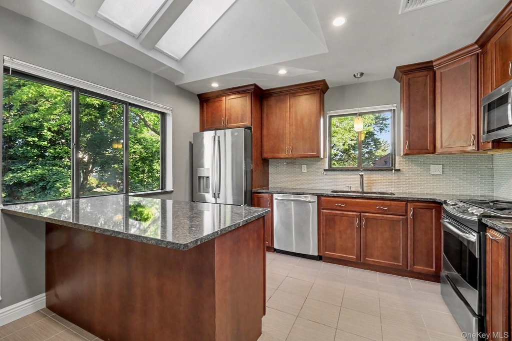 212 Old Farm Lane - Photo 4