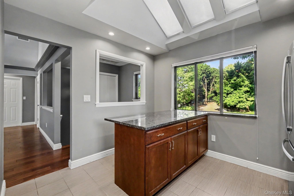 212 Old Farm Lane - Photo 7