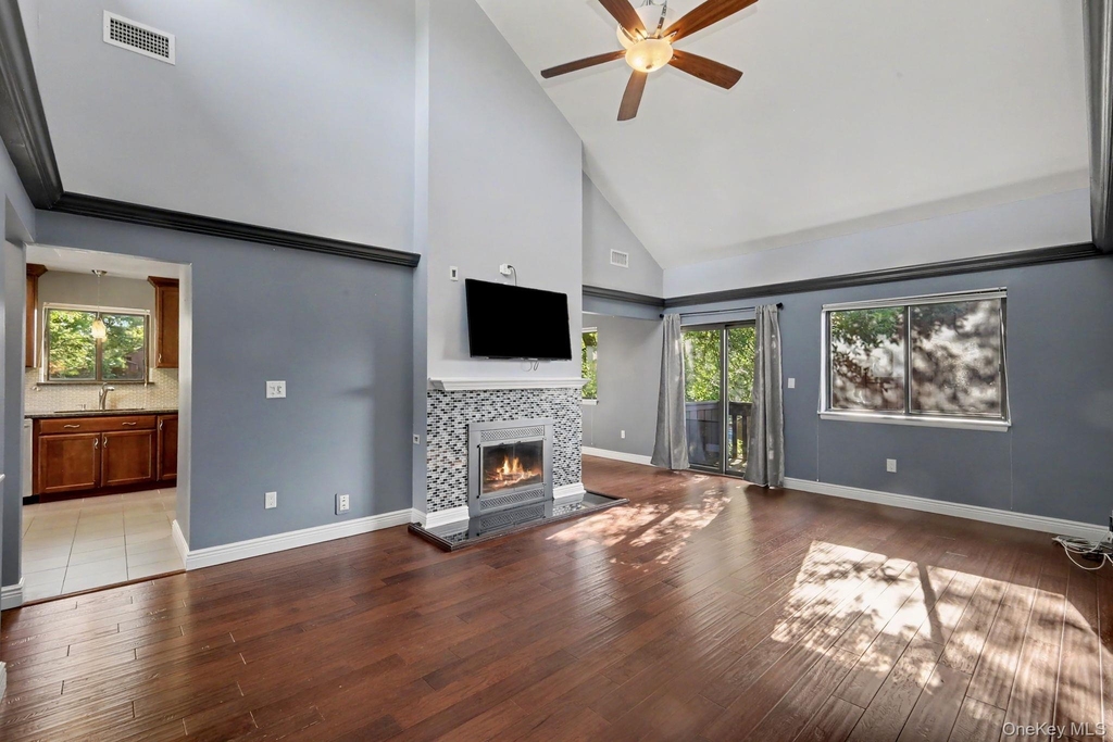 212 Old Farm Lane - Photo 3