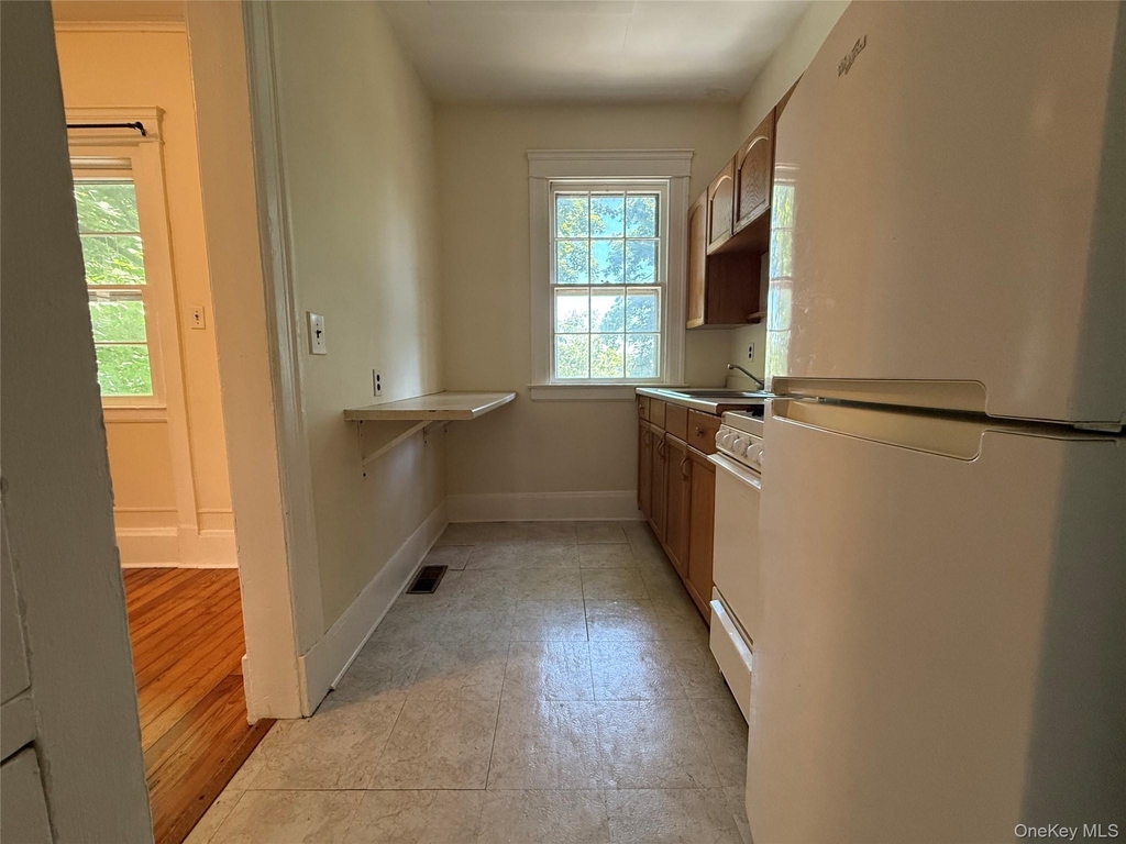 103 S Broadway - Photo 7