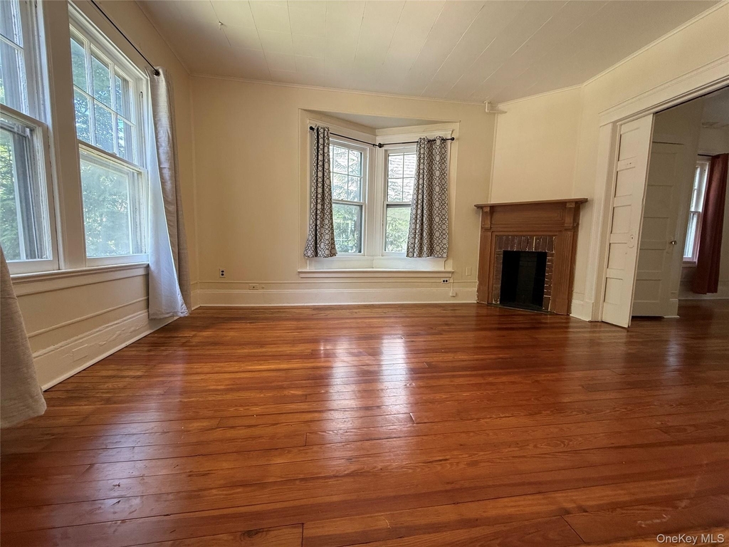 103 S Broadway - Photo 3