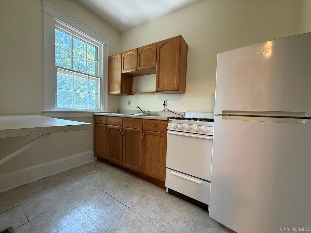 103 S Broadway - Photo 6
