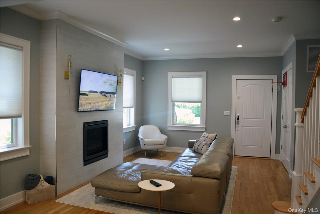 78 Orchard Avenue - Photo 2