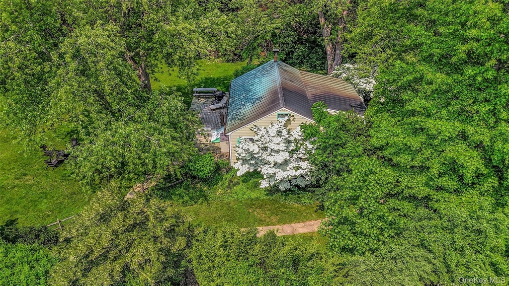 400 Town Creek Lane - Photo 1