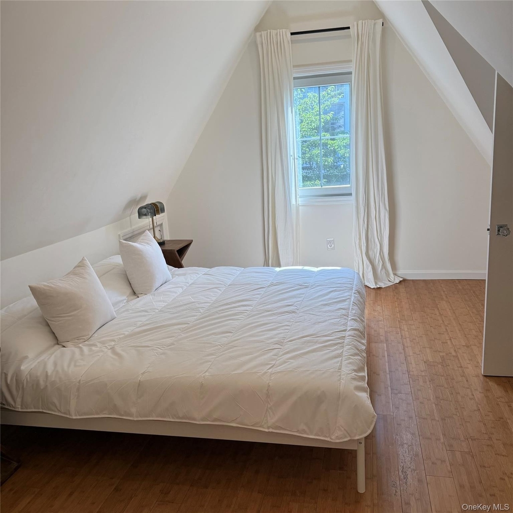 319 Oakland Beach Avenue - Photo 22