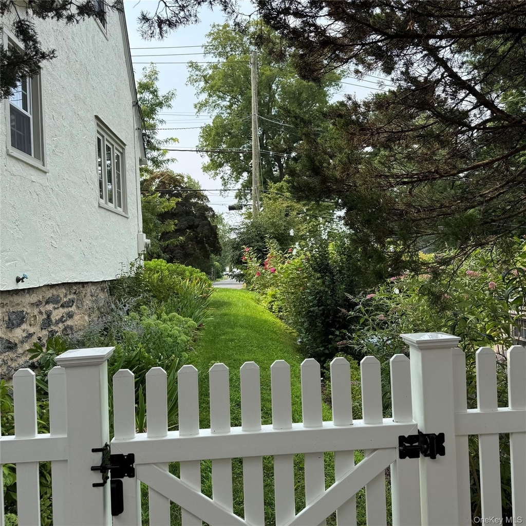319 Oakland Beach Avenue - Photo 31