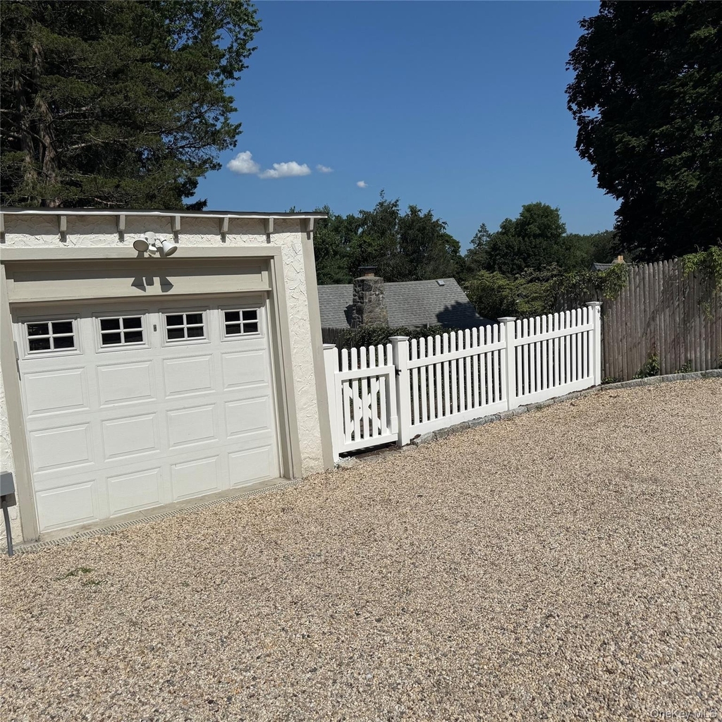 319 Oakland Beach Avenue - Photo 24