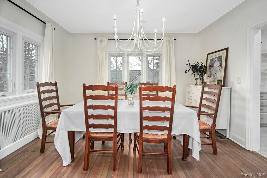 319 Oakland Beach Avenue - Photo 10