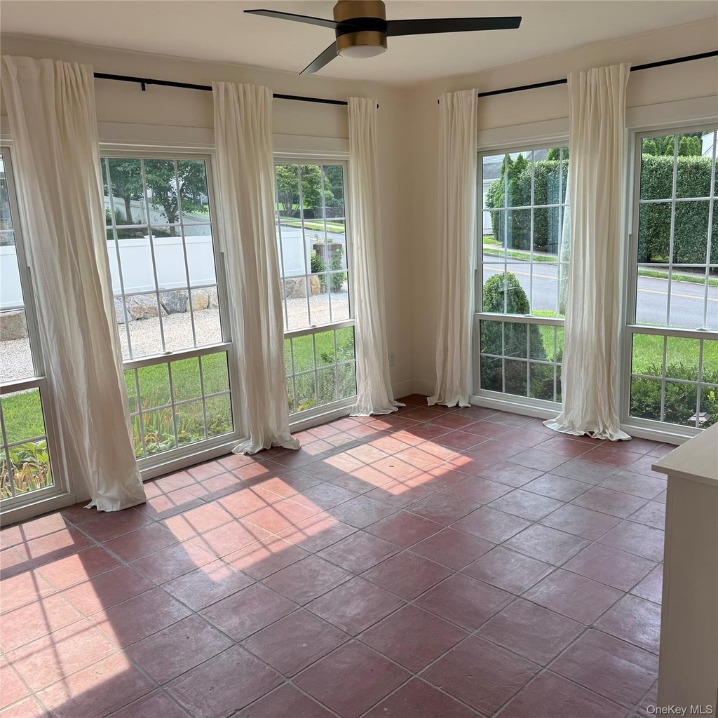 319 Oakland Beach Avenue - Photo 26