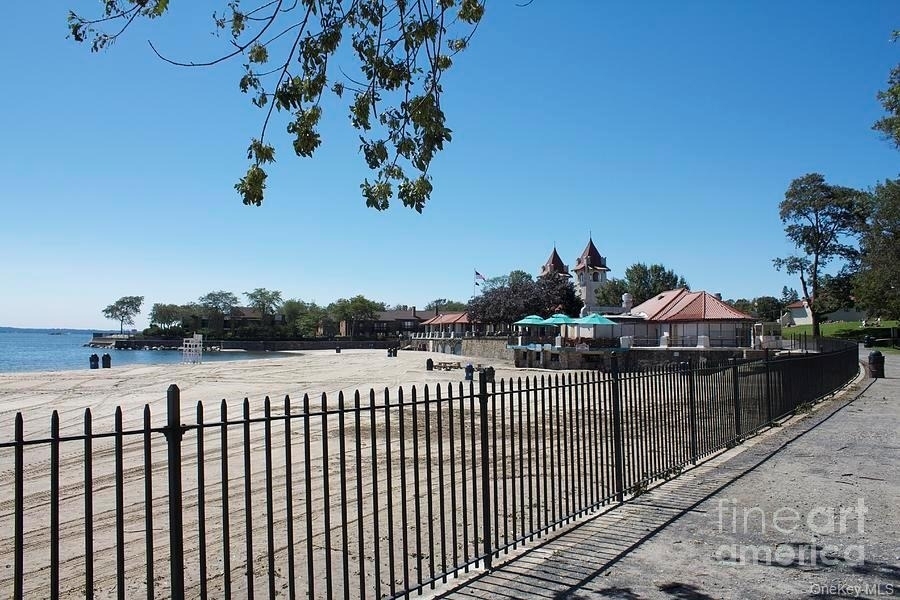 319 Oakland Beach Avenue - Photo 25