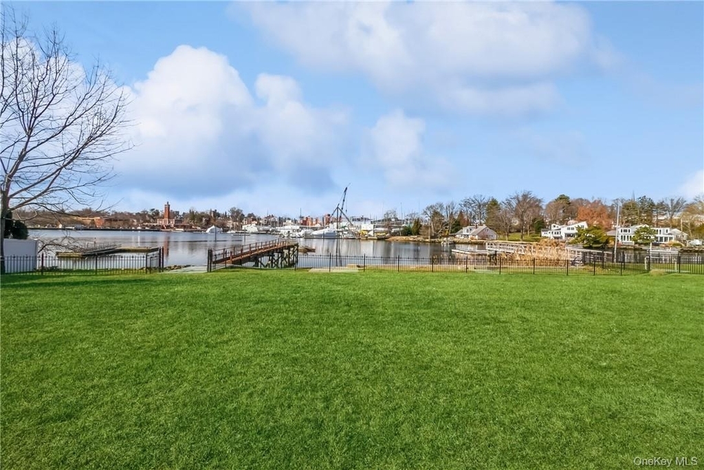 632 Shore Acres Drive - Photo 3