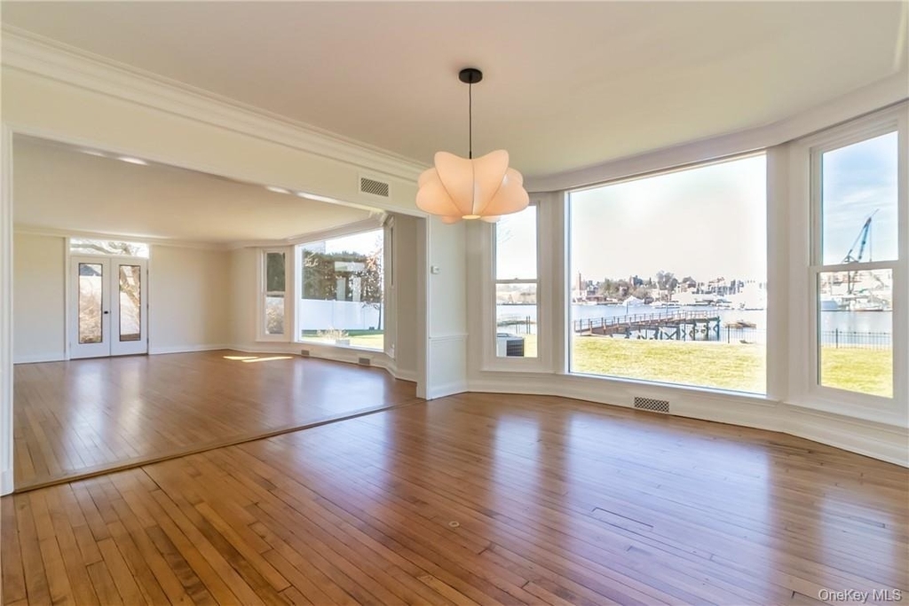 632 Shore Acres Drive - Photo 10