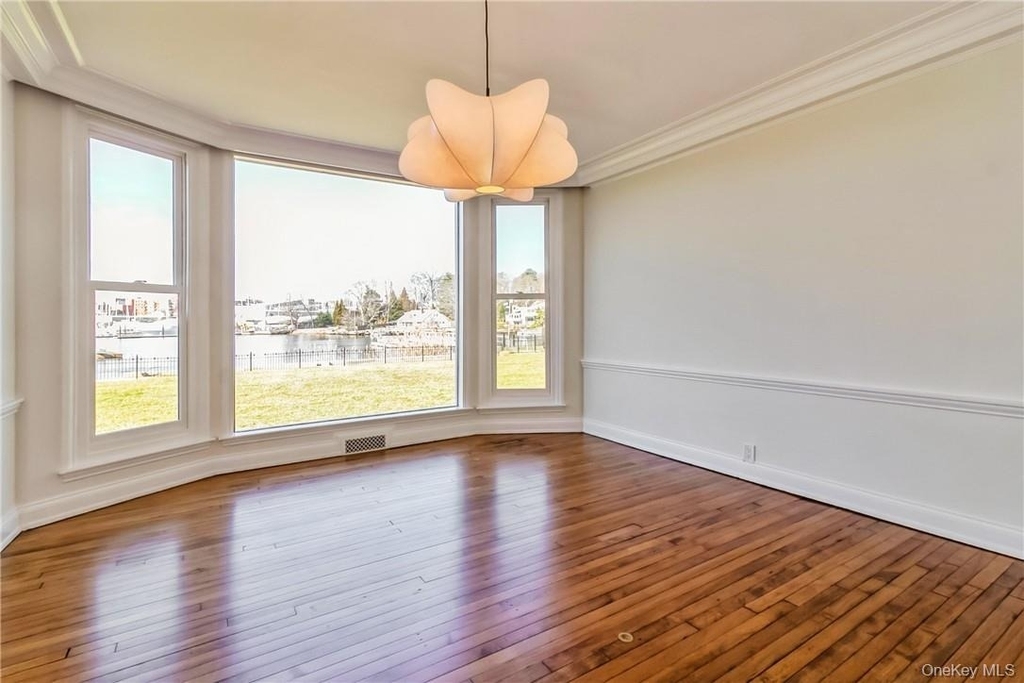 632 Shore Acres Drive - Photo 11