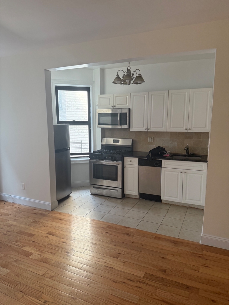 West 204th - Photo 2