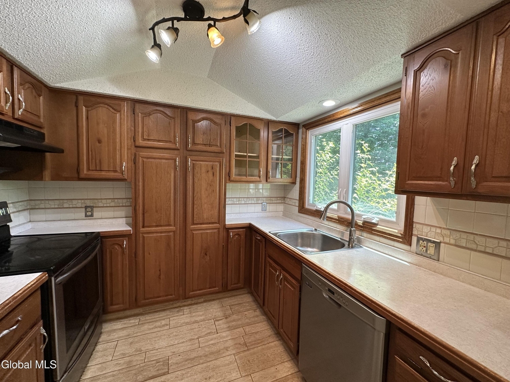 2810 Consaul Road - Photo 10