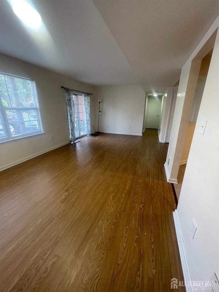 1503 Plymouth Road - Photo 8