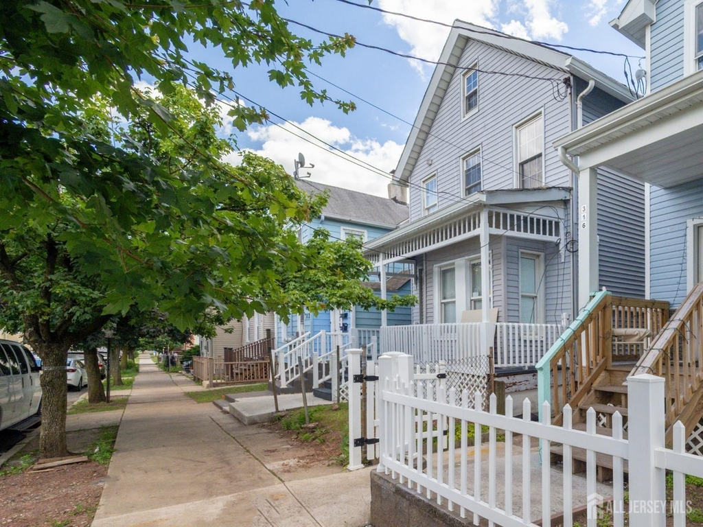 314 Seaman Street - Photo 0