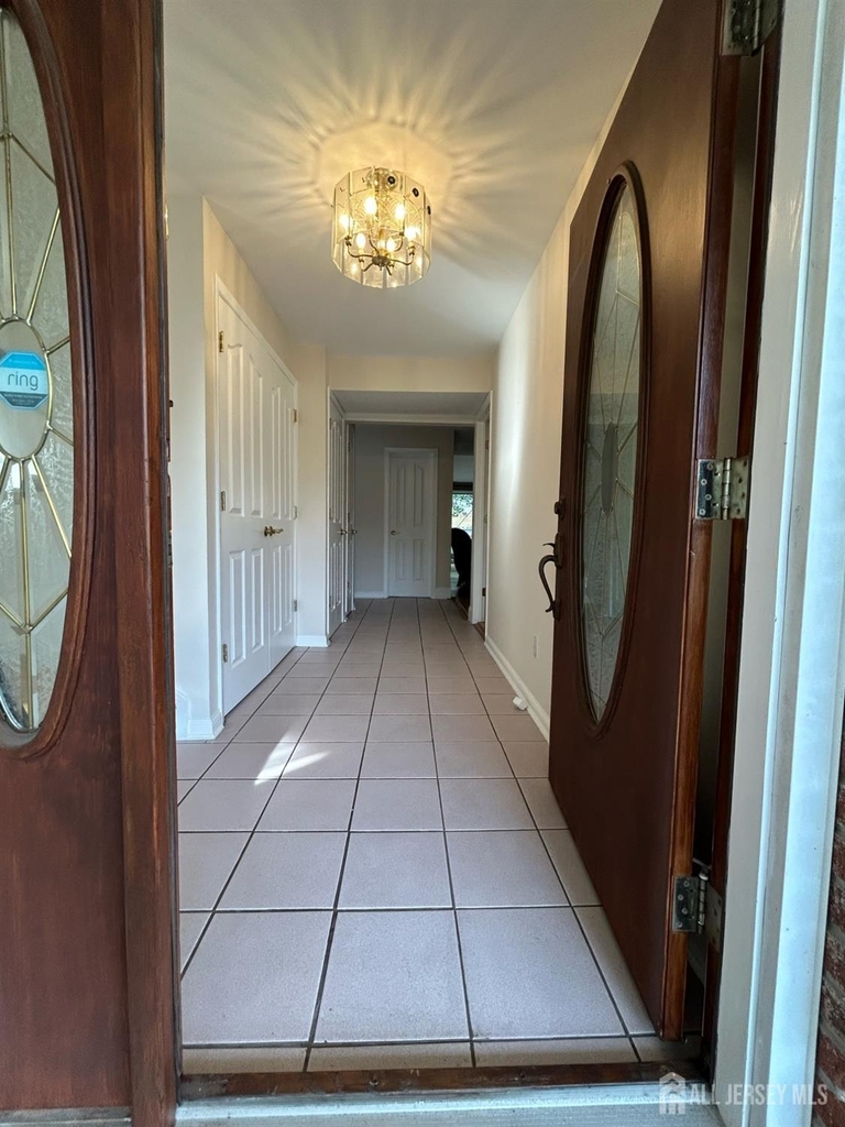 8 Julie Drive - Photo 2