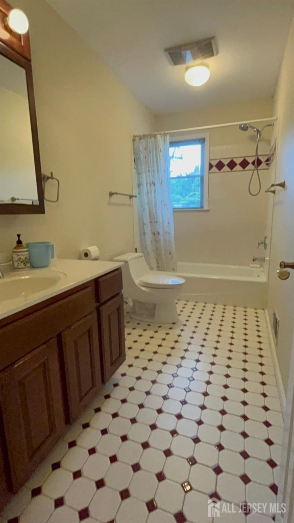 8 Julie Drive - Photo 20