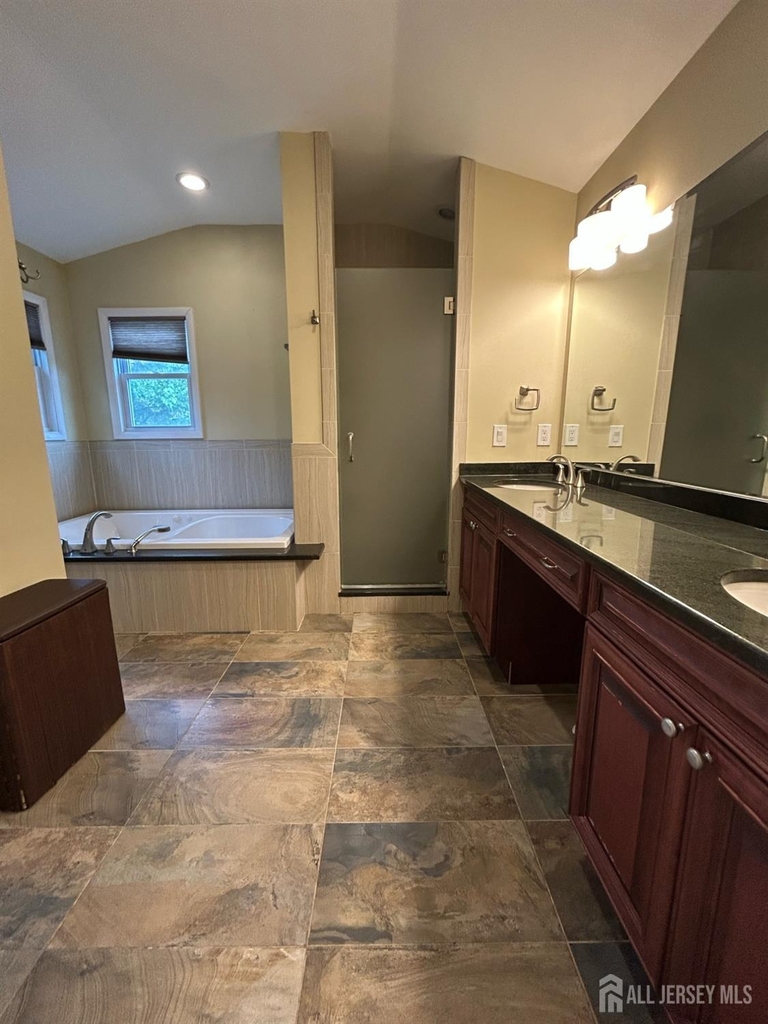 8 Julie Drive - Photo 17