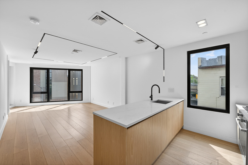 61 N Henry Street - Photo 1