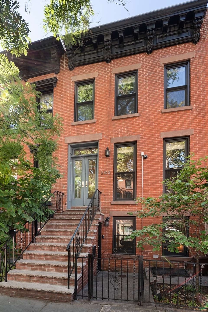 202 Bergen Street - Photo 13
