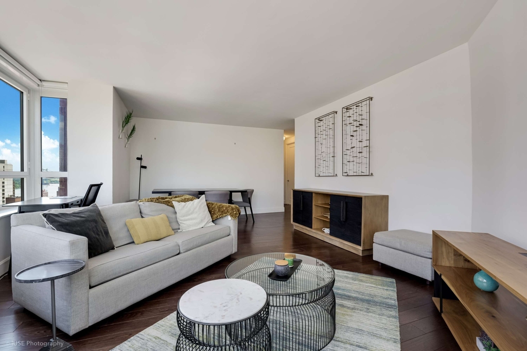 200 E 94th Street - Photo 3