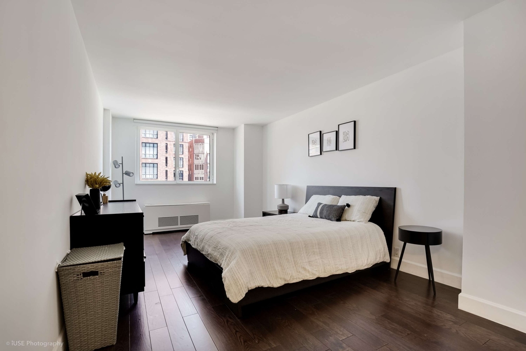 200 E 94th Street - Photo 10