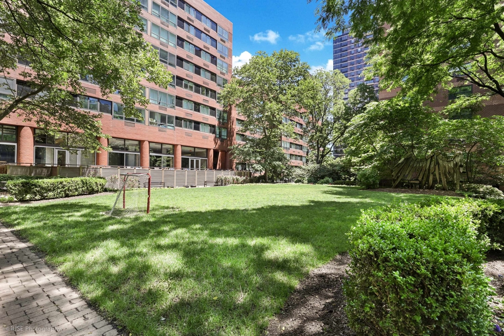 200 E 94th Street - Photo 12