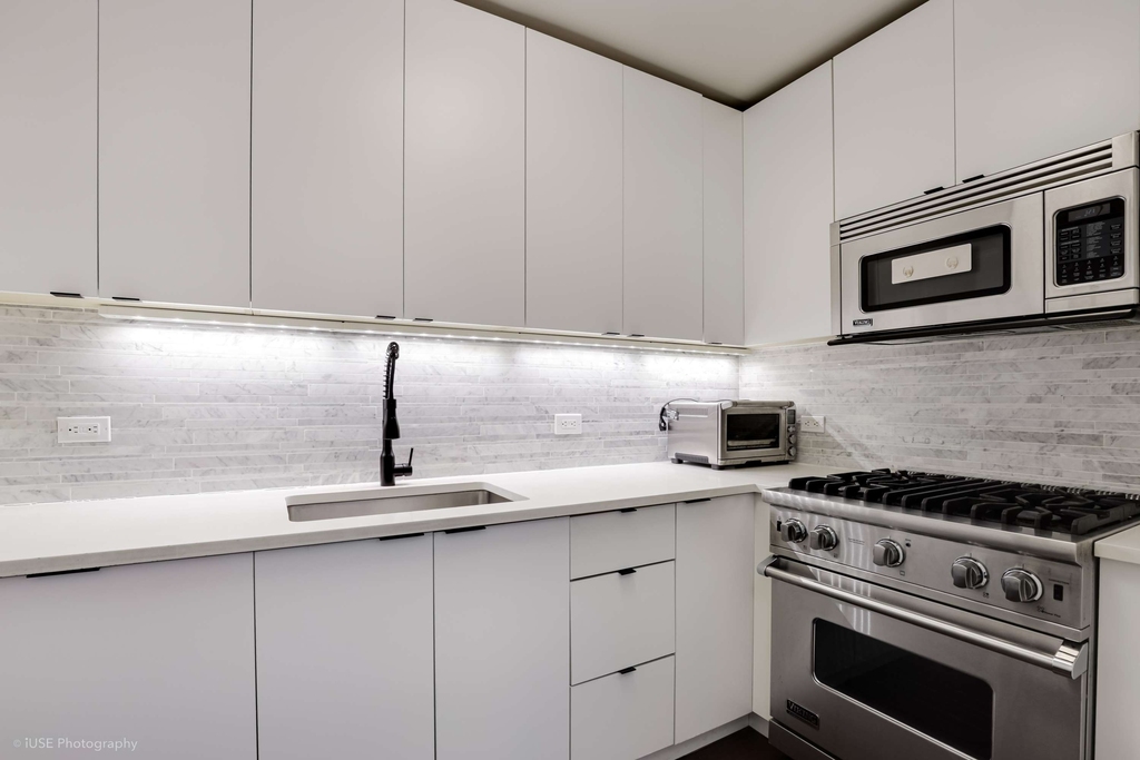 200 E 94th Street - Photo 4